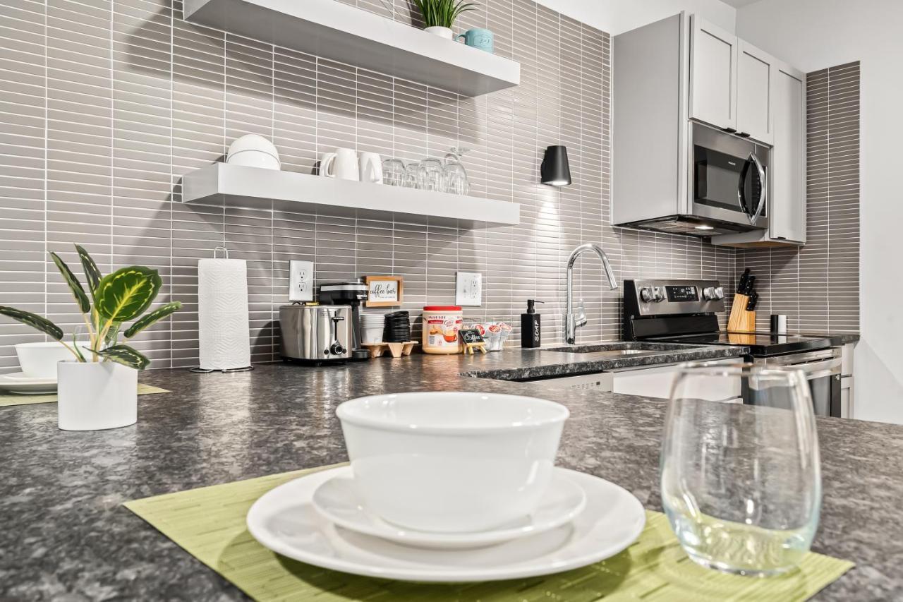 Apartment Midtown Modern Charm *