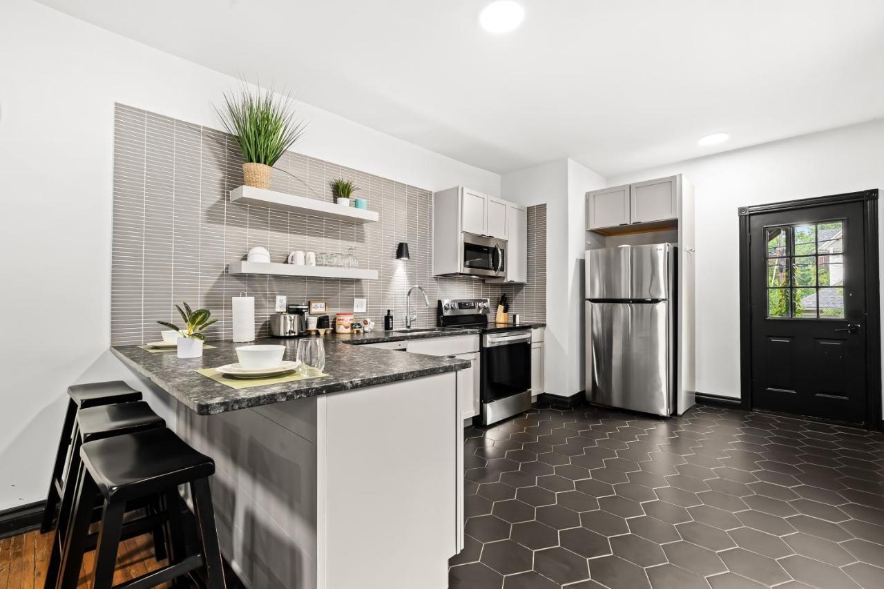 Apartment Midtown Modern Charm